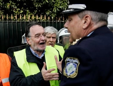 Π. Λαφαζάνης: «Να βγούμε στους δρόμους με τα δικά μας κίτρινα και πολύχρωμα γιλέκα»